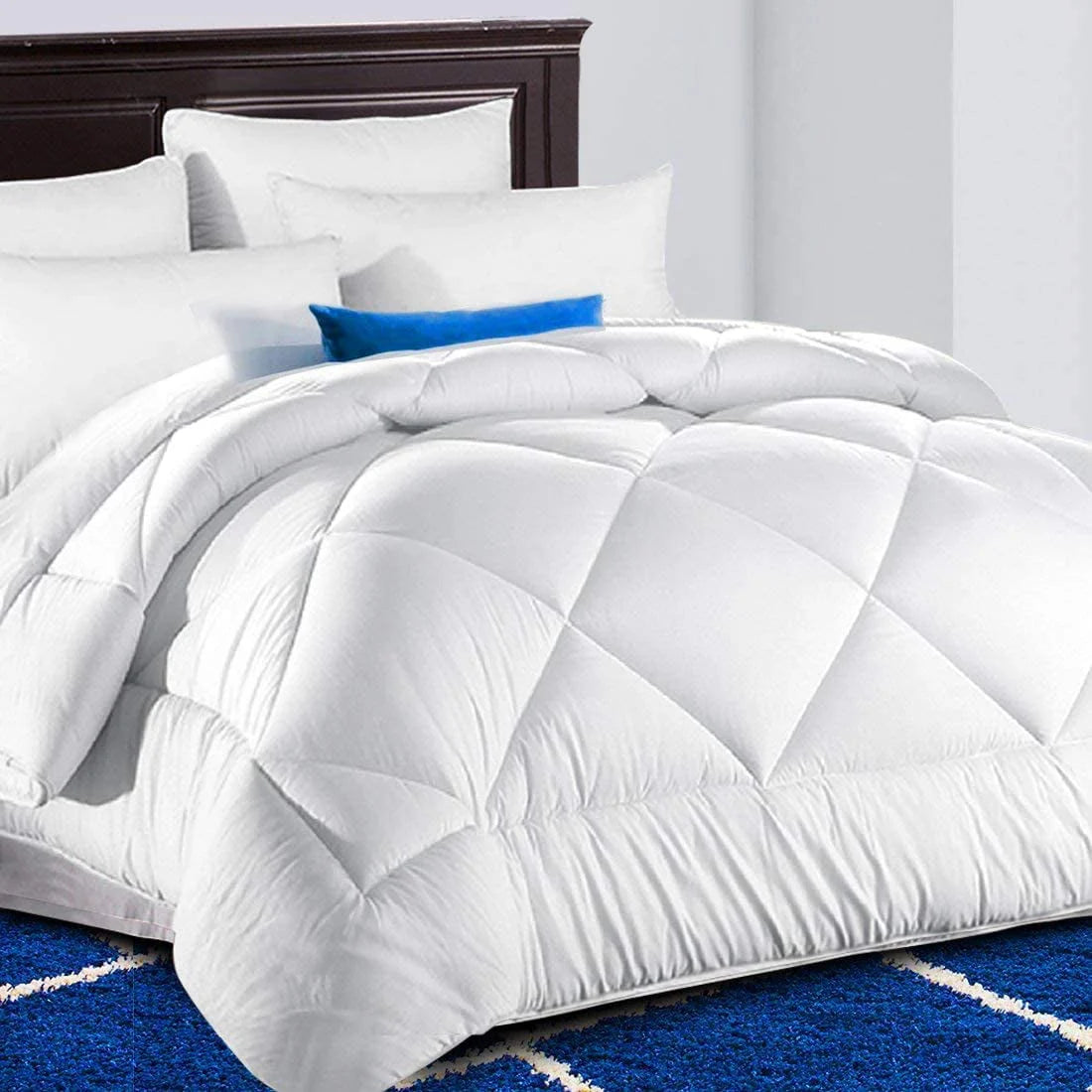 Queen White Down Alternative Comforter V6543