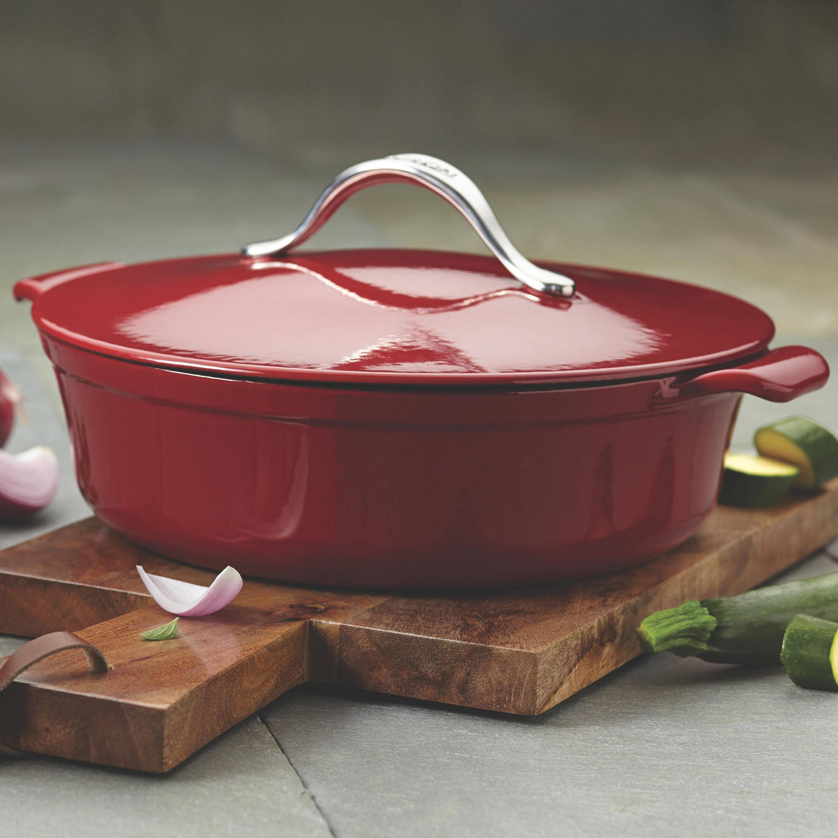 5-Quart Covered Round Cast Iron Braiser X575