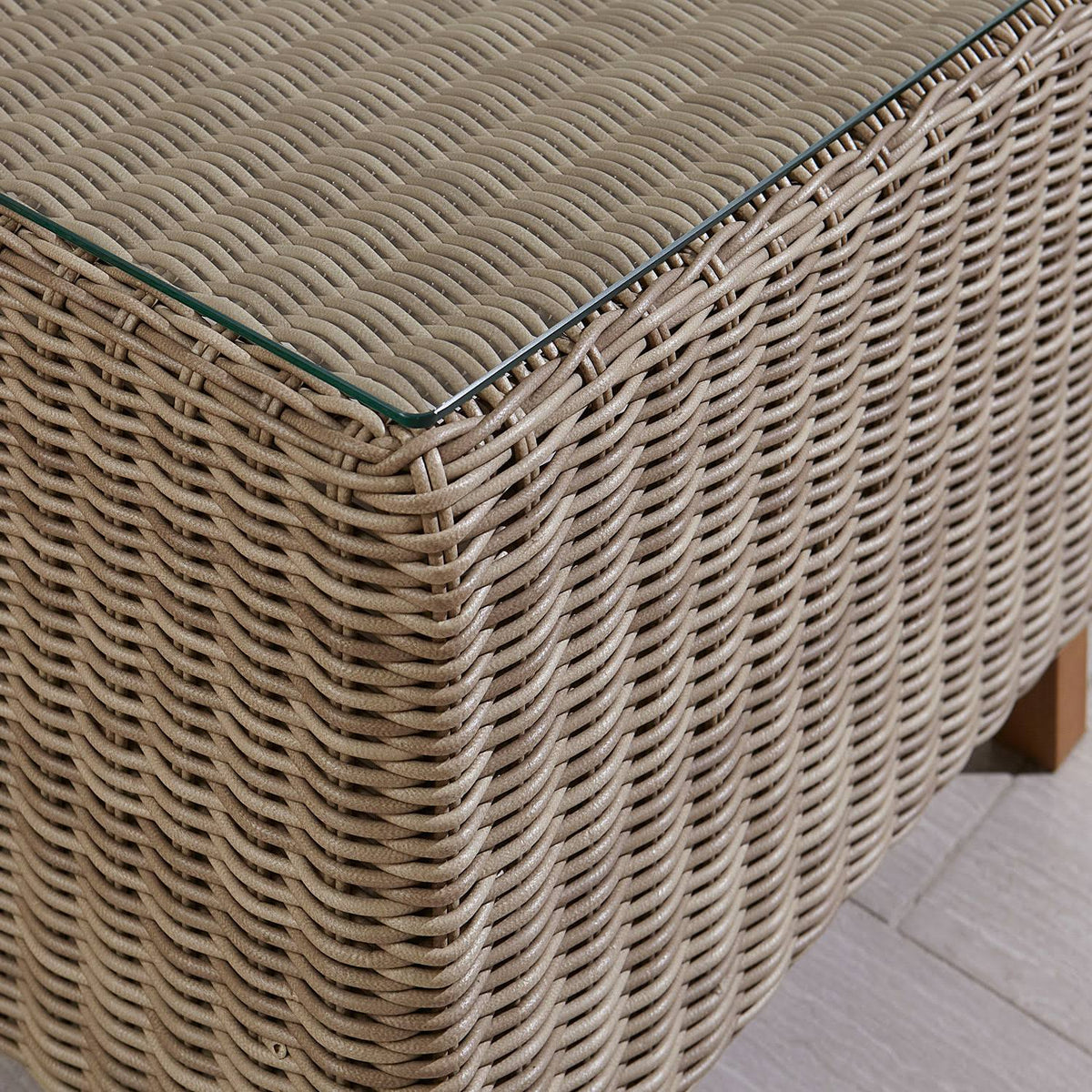 Coffee Table D67734