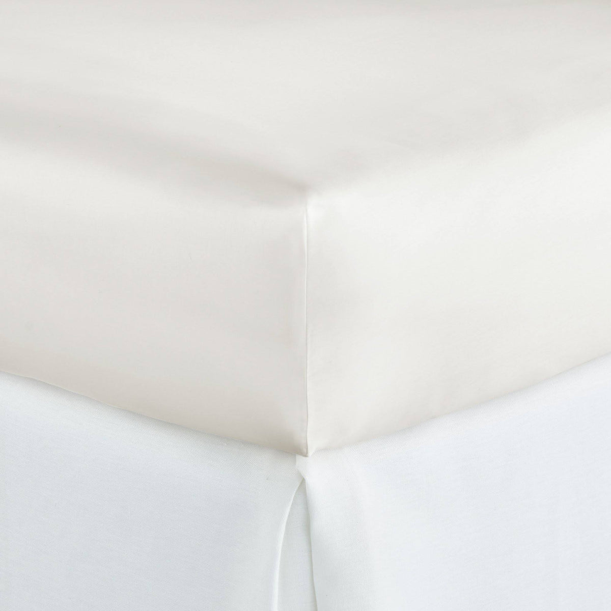 Ivory Fitted Sheet Queen R4789