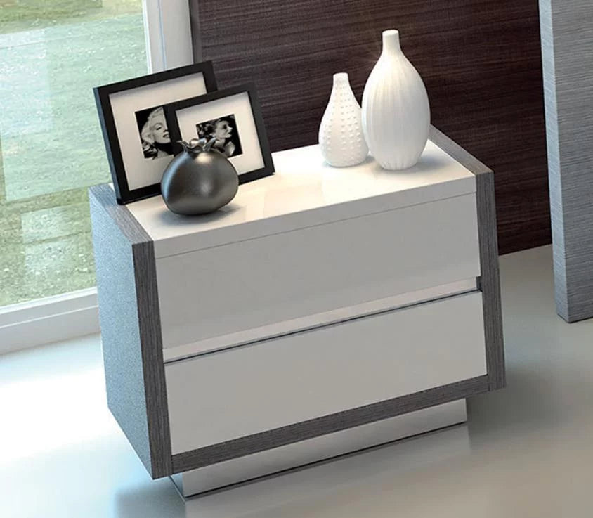 Glossy White Silver King Bedroom Set 3Ps W3193