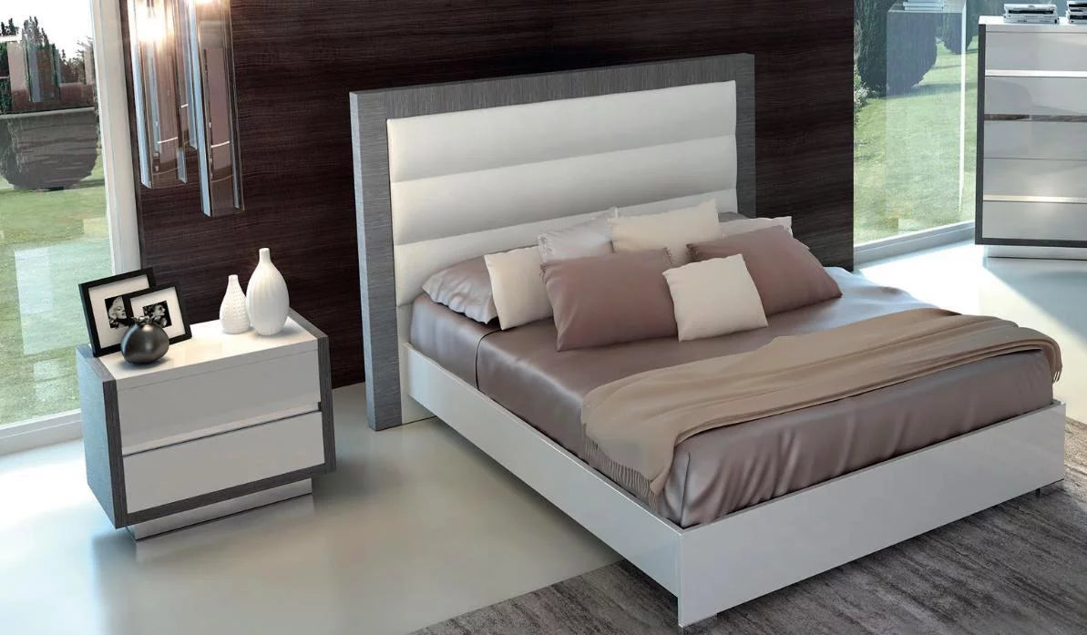 Glossy White Silver King Bedroom Set 3Ps W3193